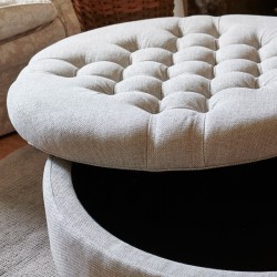 The lid is completely removable which offers a vast amount of storage space