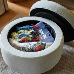 The lid is completely removable which offers a vast amount of storage space